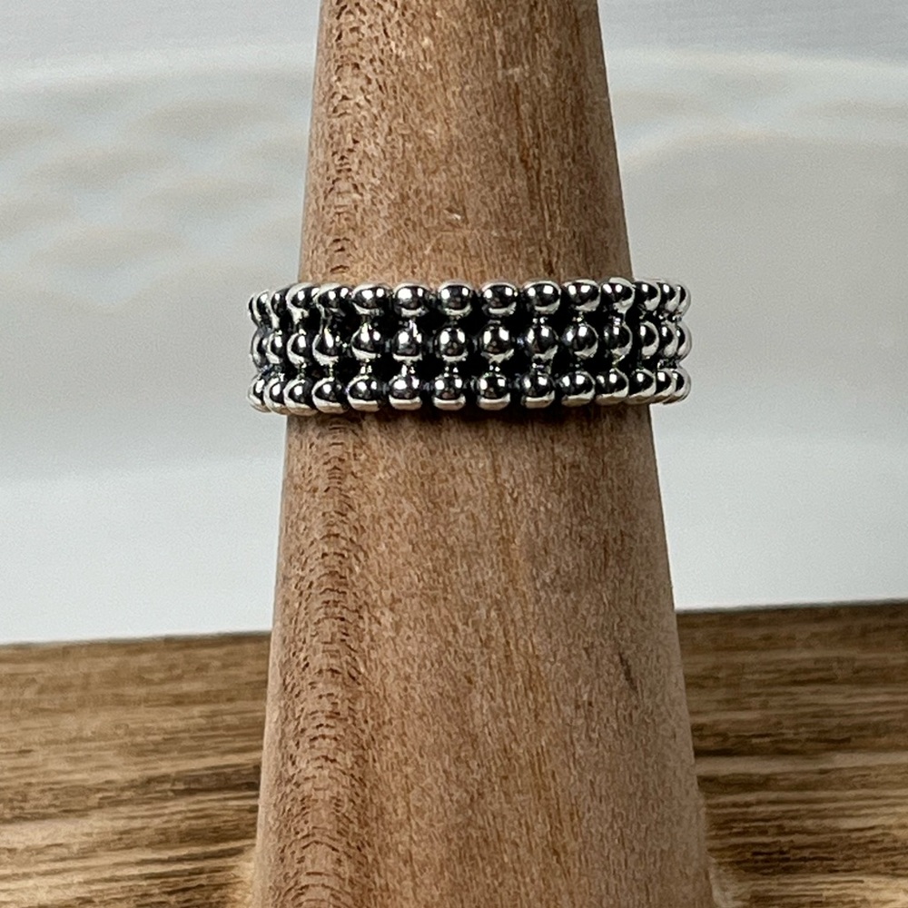 Solid 925 Sterling Silver Dotted Band Ring Size 7 - Picture 9 of 9